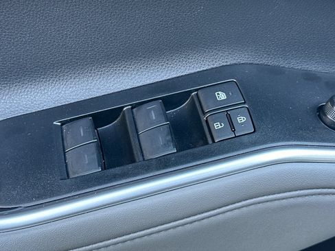 Used 2026 Toyota Highlander XLE AWD/4WD image 12