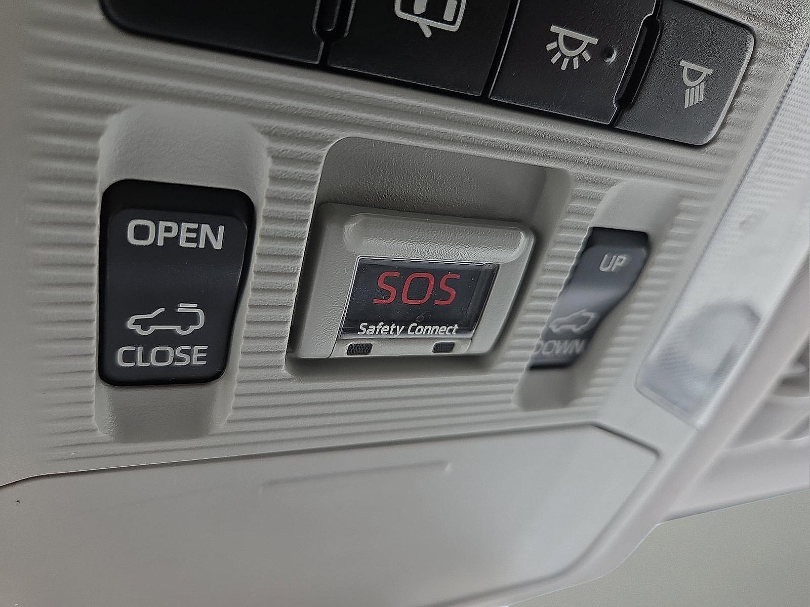 Used 2019 Toyota RAV4 Limited FWD image 22
