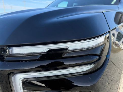 Used 2025 Chevrolet Tahoe High Country image 9