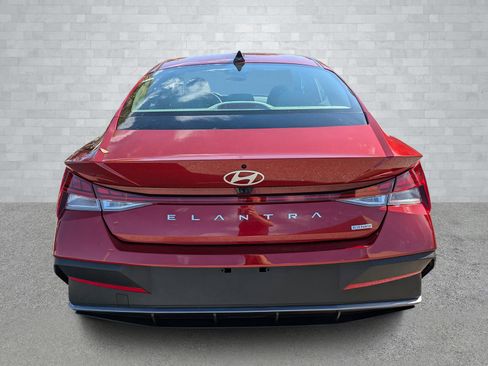 Used 2025 Hyundai Elantra Blue image 6
