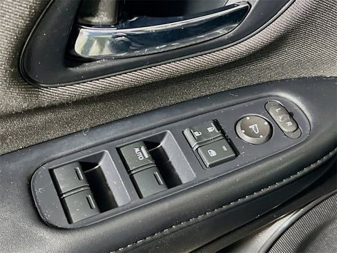 Used 2020 Honda HR-V LX image 17