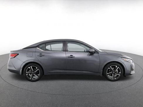 Used 2025 Nissan Sentra SV FWD image 10