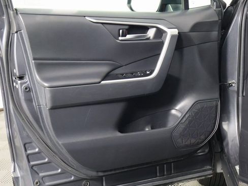 Used 2019 Toyota RAV4 XLE image 12