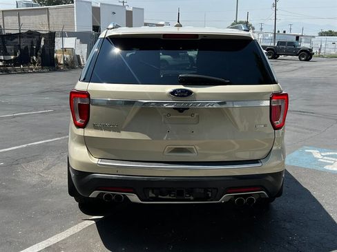 Used 2018 Ford Explorer Platinum AWD/4WD image 6