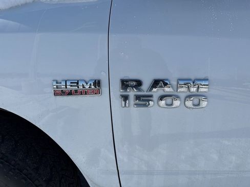 Used 2017 RAM 1500 Express image 25