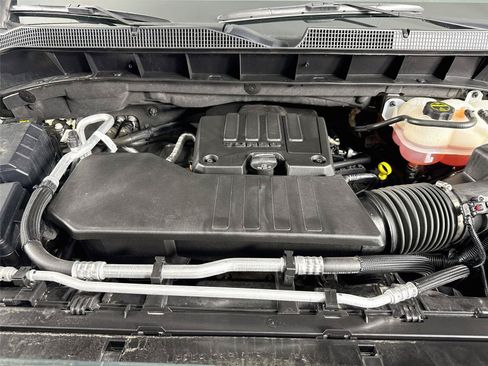 Used 2025 Chevrolet Silverado 1500 LT AWD/4WD image 30