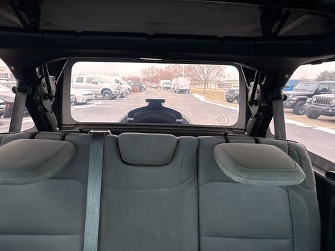 Used 2022 Jeep Wrangler Unlimited Sport image 25