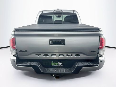 Used 2022 Toyota Tacoma Limited AWD/4WD image 7