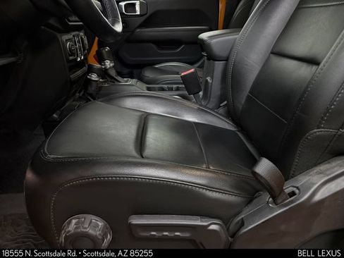 Used 2021 Jeep Wrangler Unlimited Sahara AWD/4WD image 12