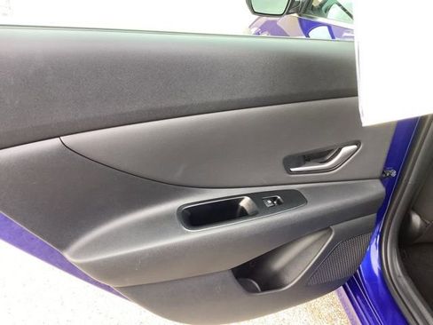 Used 2024 Hyundai Elantra SEL w/ Convenience Package image 17