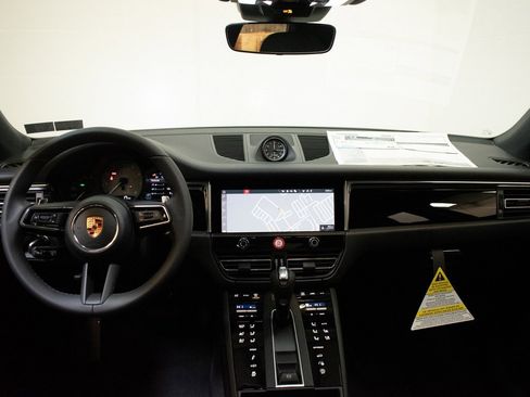 New 2026 Porsche Macan S image 25