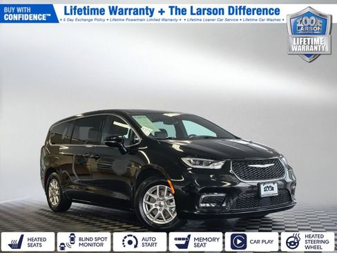 Used 2025 Chrysler Pacifica Select image 1