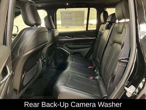 New 2025 Jeep Grand Cherokee Limited w/ Luxury Tech Group II image 13