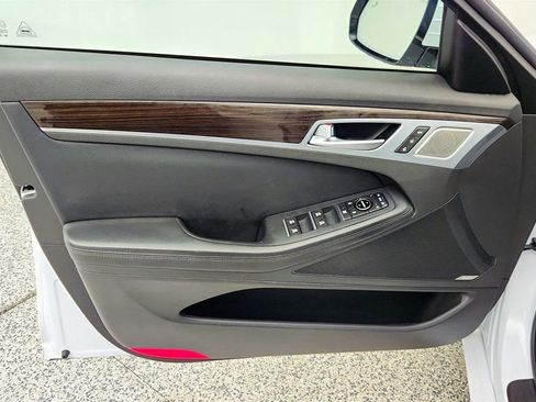 Used 2018 Genesis G80 3.8 w/ Option Group 02 RWD image 11