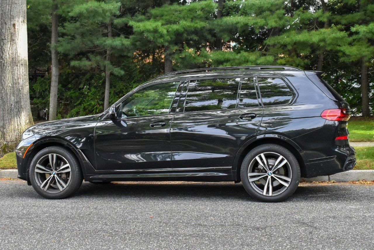 Used 2021 BMW X7 xDrive40i w/ M Sport Package AWD/4WD image 4