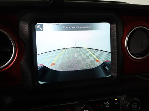 Used 2021 Jeep Gladiator Rubicon AWD/4WD image 6