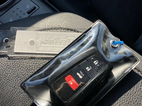 Used 2023 Toyota Camry XLE image 38