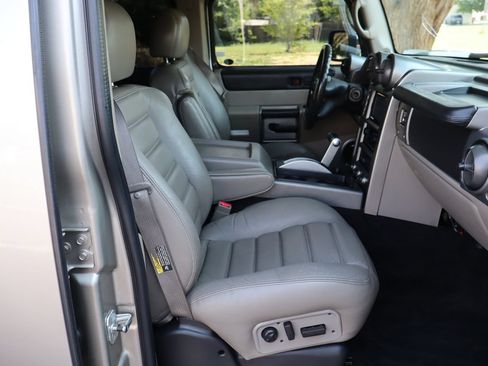 Used 2003 HUMMER H2 w/ Preferred Equipment Group AWD/4WD image 29