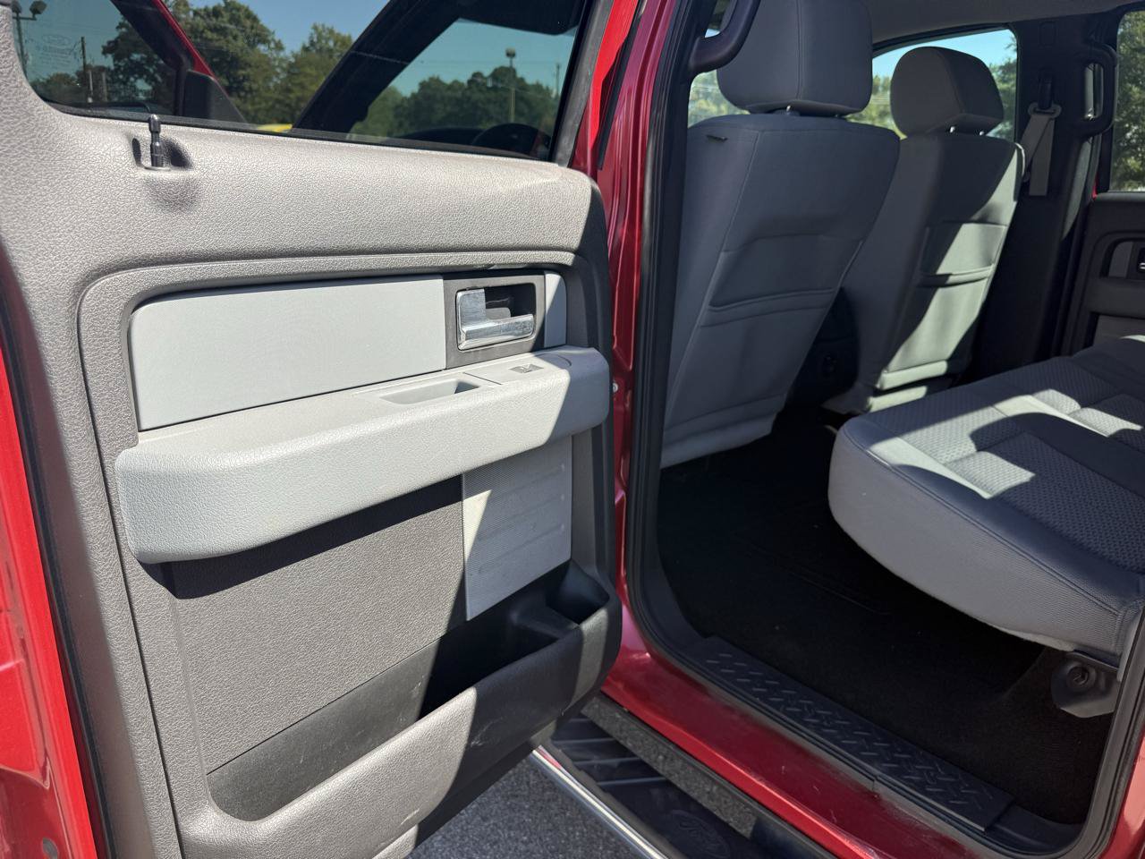 Used 2012 Ford F150 XLT w/ XLT Chrome Pkg AWD/4WD image 18