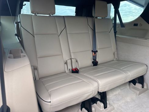 Used 2021 Cadillac Escalade ESV Premium Luxury image 38