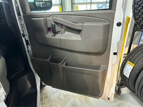 Used 2024 GMC Savana 2500 w/ Driver Convenience Package image 27
