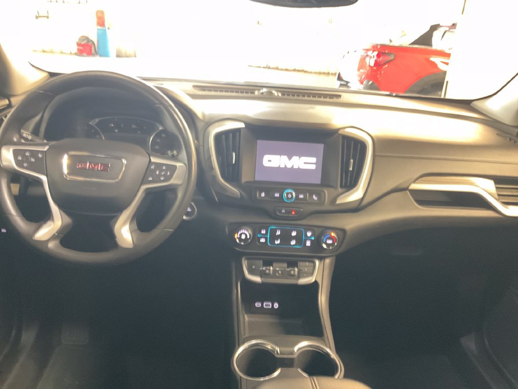 Used 2024 GMC Terrain SLE AWD/4WD image 17