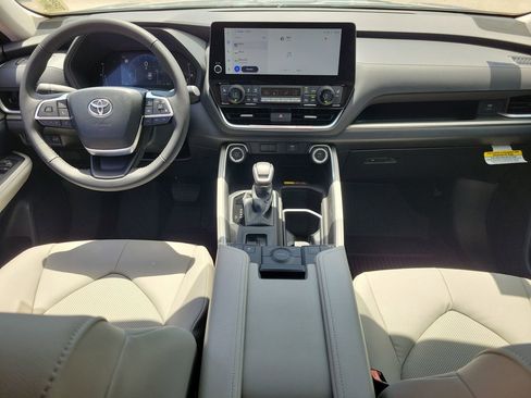 New 2026 Toyota Grand Highlander XLE FWD image 13