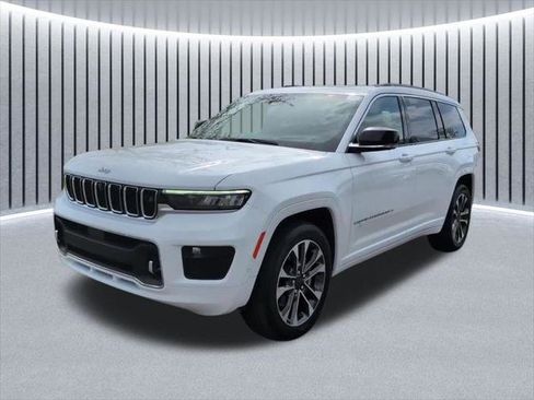 Certified 2025 Jeep Grand Cherokee L Overland w/ Advanced Protech Group III AWD/4WD image 17