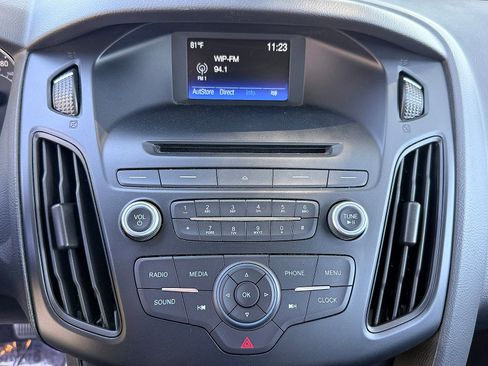Used 2015 Ford Focus SE w/ SE Sport Package FWD image 28