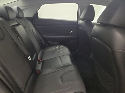 Used 2021 Hyundai Elantra Limited FWD image 19