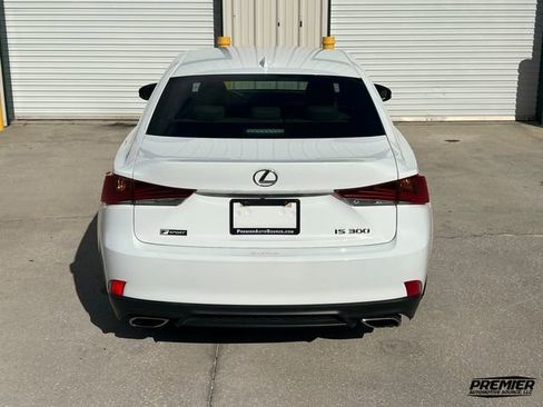 Used 2018 Lexus IS 300 image 11