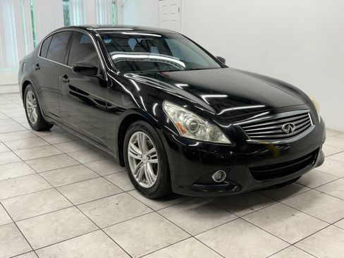 Used 2011 INFINITI G37 Journey RWD image 1