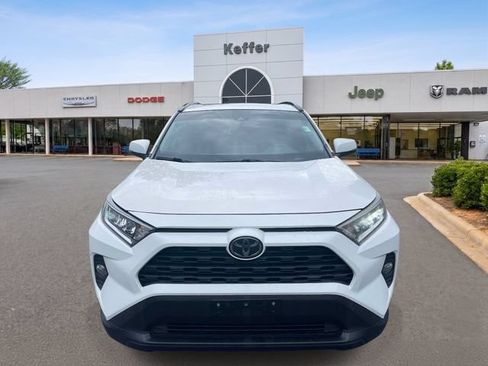 Used 2019 Toyota RAV4 XLE AWD/4WD image 3