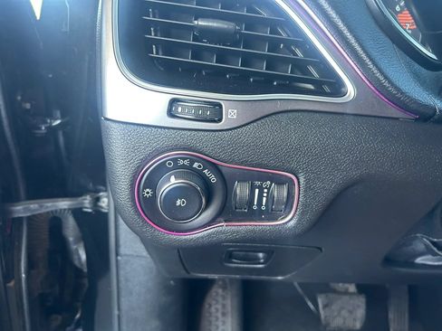 Used 2020 Jeep Cherokee Latitude Plus AWD/4WD image 19