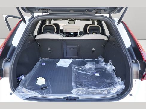 New 2026 Volvo XC60 B5 Plus w/ Protection Package Premier image 22