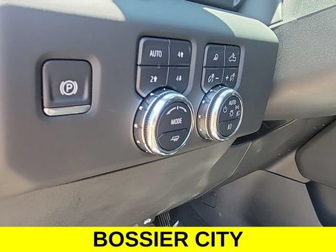 Certified 2024 GMC Sierra 1500 AT4 w/ AT4 Premium Package AWD/4WD image 18