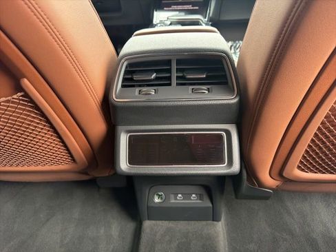 Used 2022 Audi e-tron Premium w/ Convenience Plus Package AWD/4WD image 16
