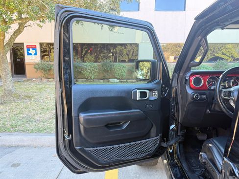 Used 2019 Jeep Wrangler Unlimited Rubicon image 22