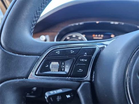 Used 2020 Bentley Bentayga Design Series image 24