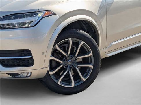 Used 2018 Volvo XC90 T6 Momentum w/ Convenience Package image 21