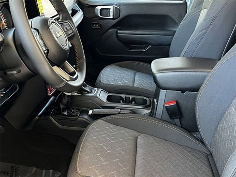 New 2025 Jeep Gladiator Mojave image 20