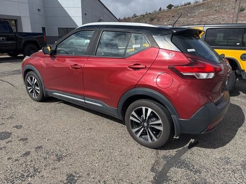 Used 2019 Nissan Kicks SR image 2