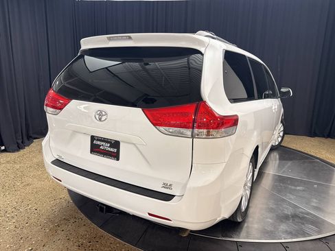 Used 2011 Toyota Sienna XLE AWD/4WD image 6