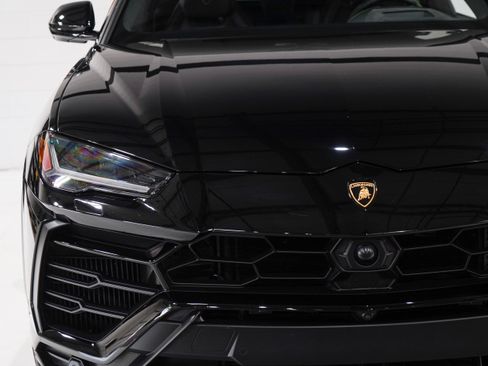 Used 2022 Lamborghini Urus AWD/4WD image 30