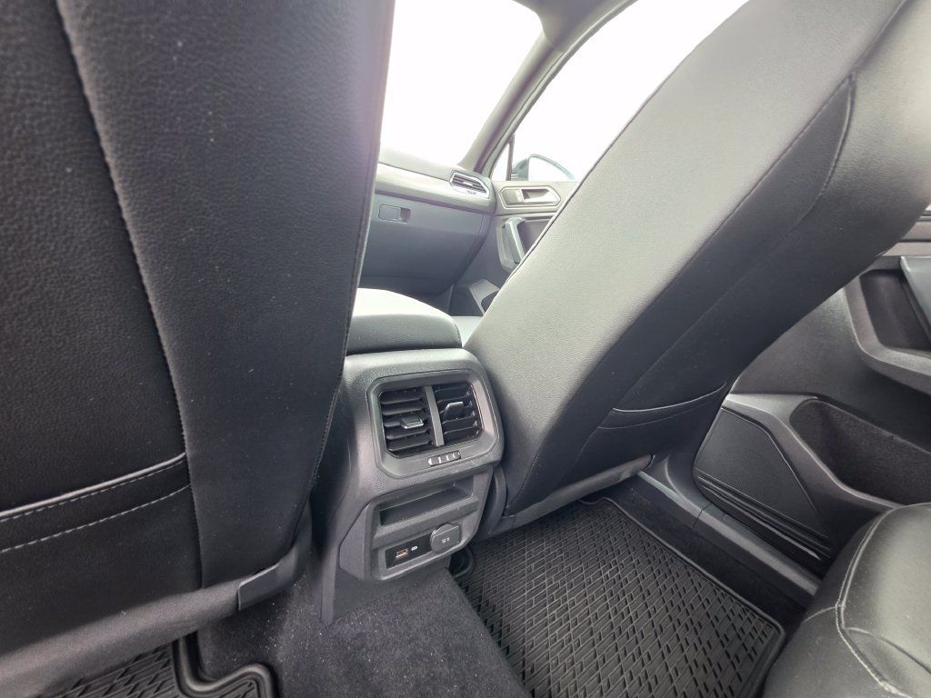 Used 2019 Volkswagen Tiguan SEL R-Line AWD/4WD image 18