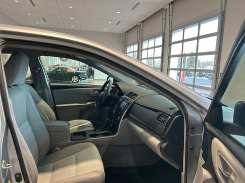 Used 2017 Toyota Camry LE image 15