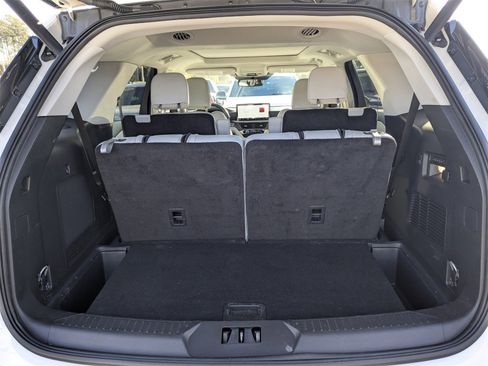 Used 2025 Ford Explorer Platinum w/ Ultimate Package image 13