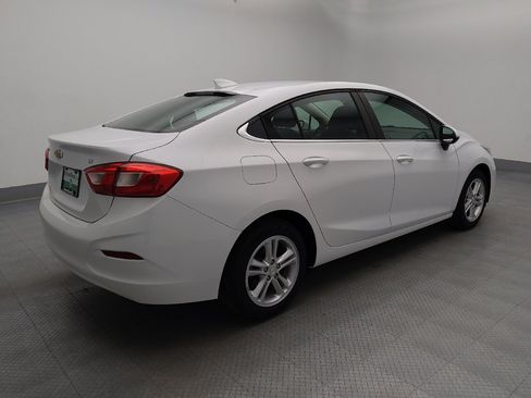 Used 2018 Chevrolet Cruze LT FWD image 10