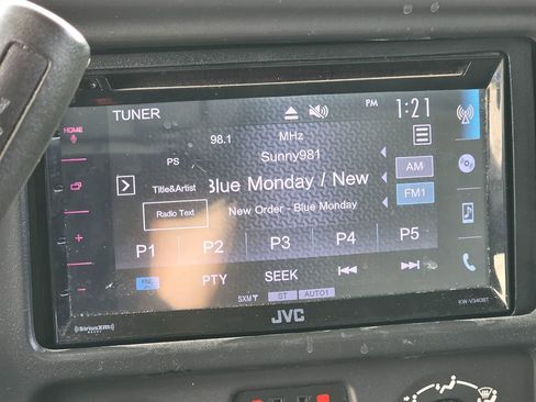 Used 2004 Chevrolet Avalanche Z66 w/ Preferred Equipment Group image 15