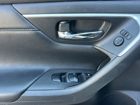 Used 2018 Nissan Altima 2.5 SL FWD image 15